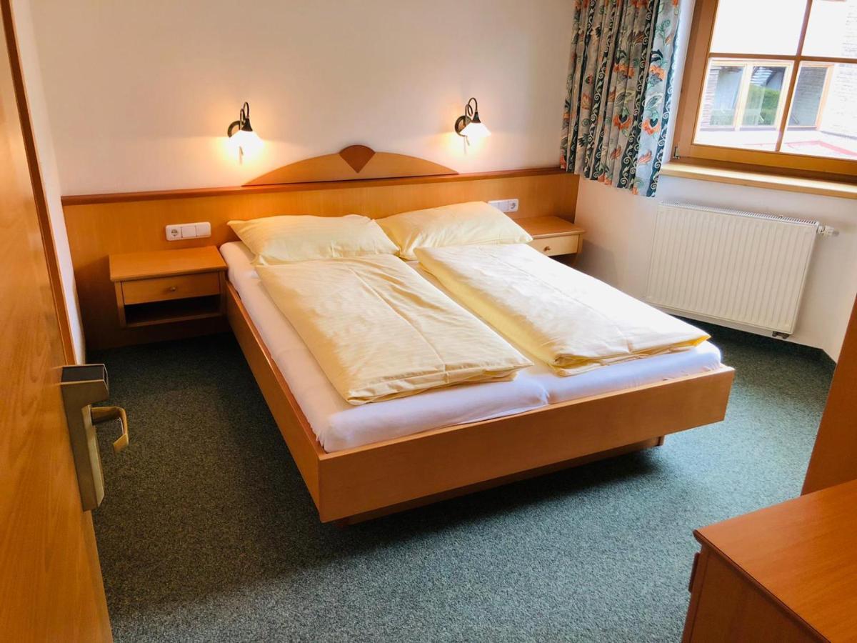 Ferienhaus Hotel Roesslwirt كيرشبرغ ان تيرول المظهر الخارجي الصورة