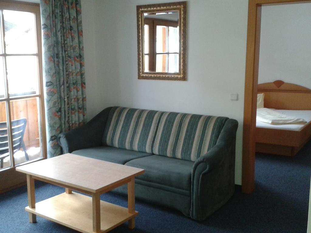 Ferienhaus Hotel Roesslwirt كيرشبرغ ان تيرول الغرفة الصورة